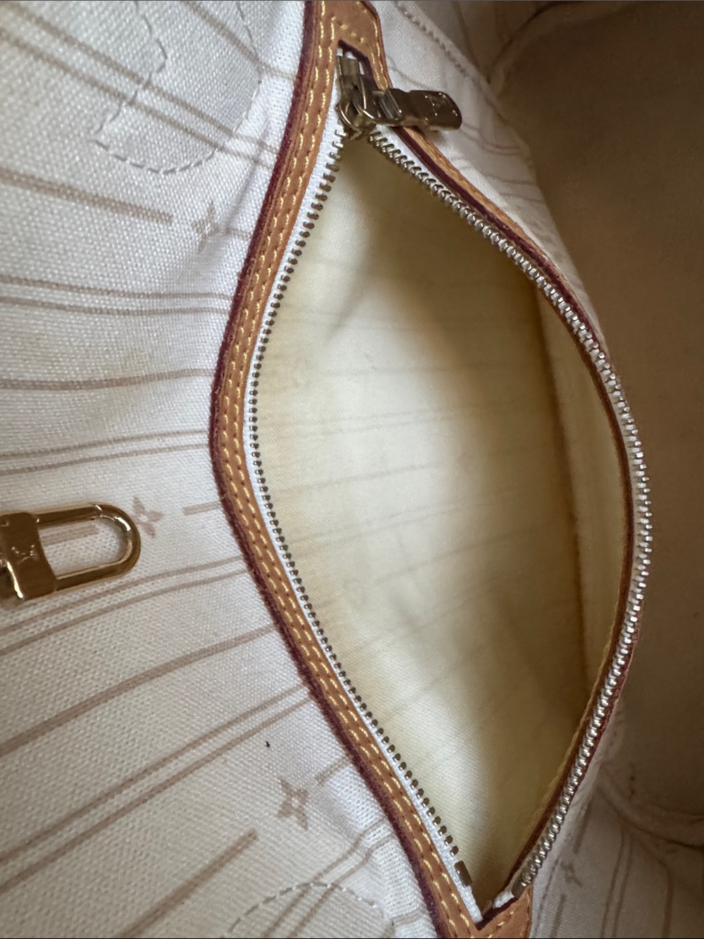 Louis Vuitton Damier Azur Checkered Tote with Tan Leather Trim - Picture 7 of 16